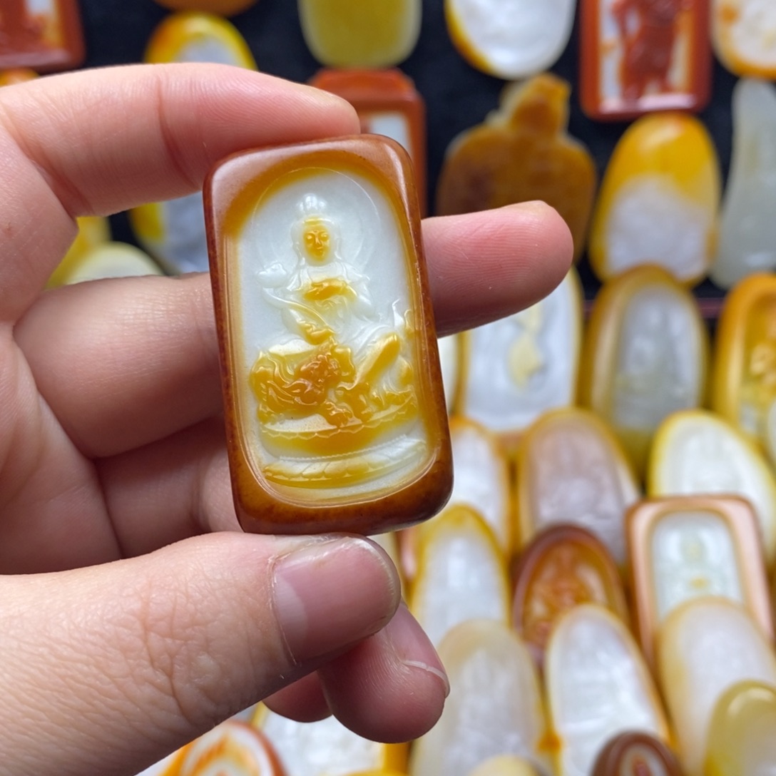 和田玉未镶嵌颈饰