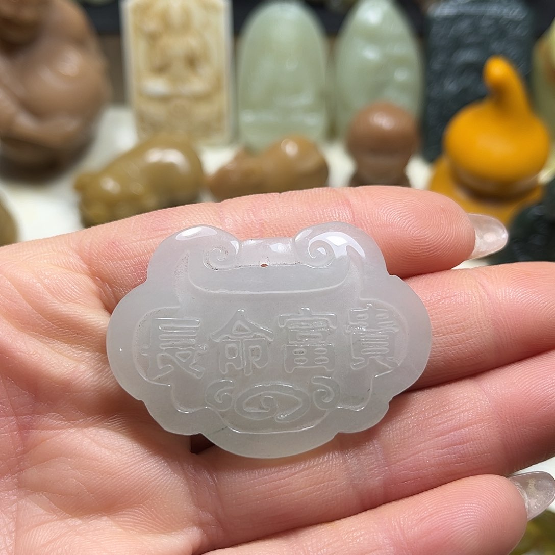 白玉菩提吊坠白玉菩提吊坠