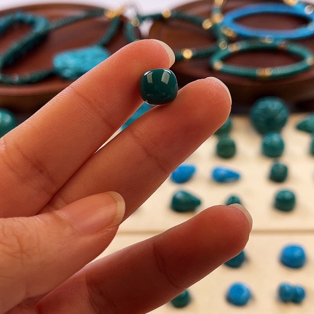 绿松石未镶嵌把件