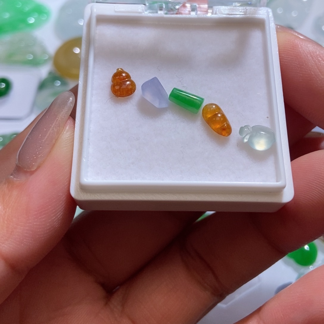未镶嵌定制翡翠翡翠