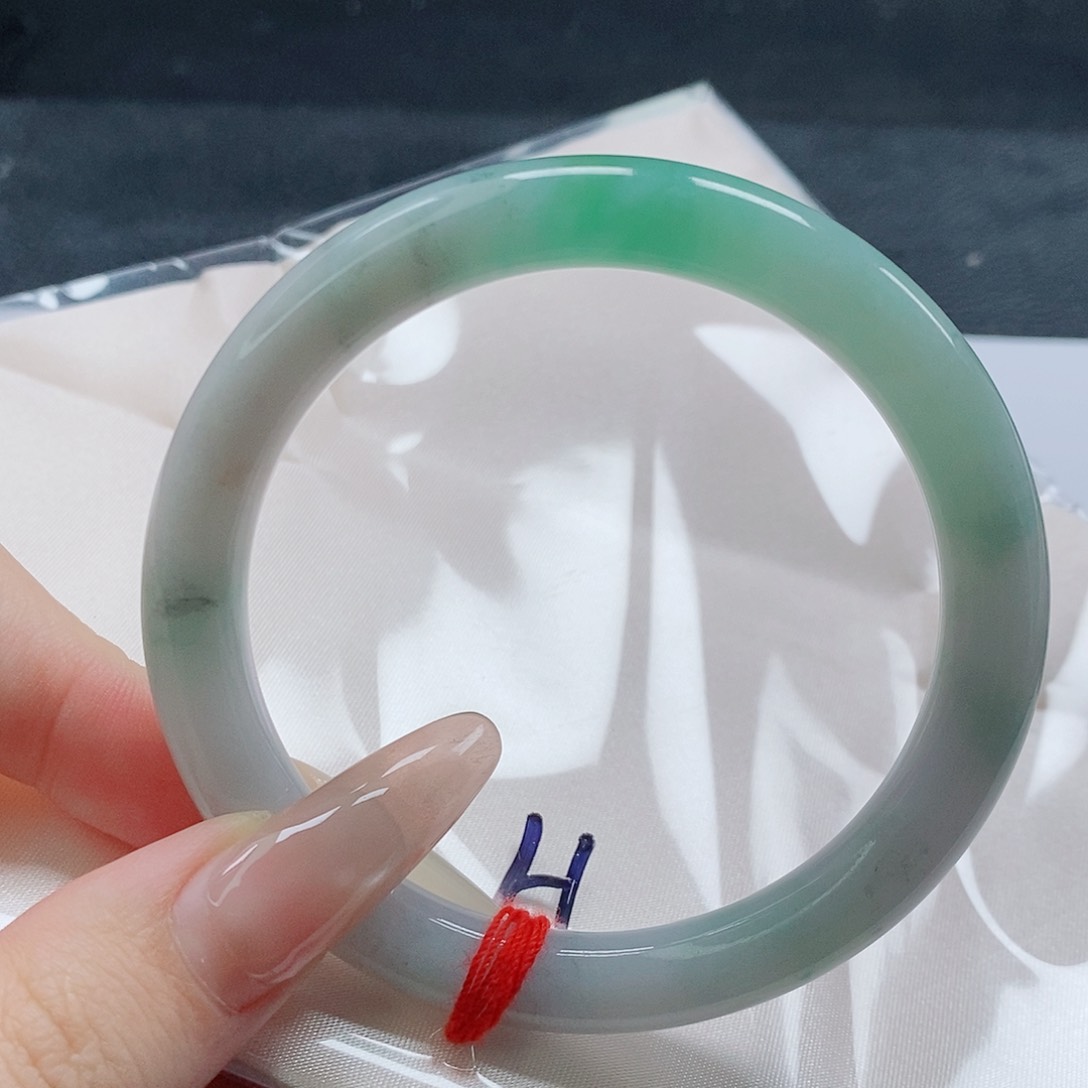 【闪购商品】未镶嵌手镯（圆镯）翡翠516号