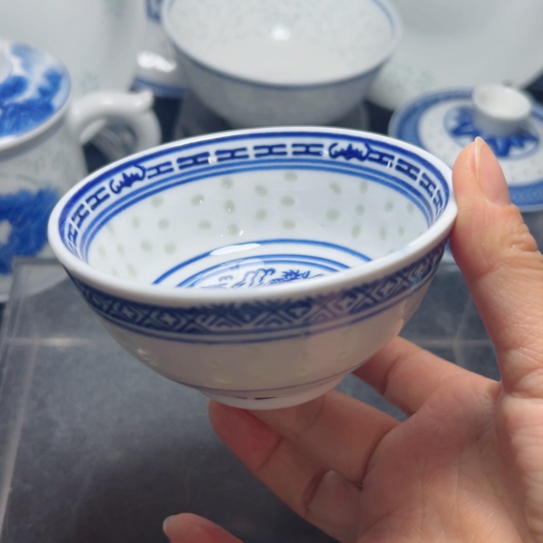 碗青花玲珑4寸 ，小茶碗