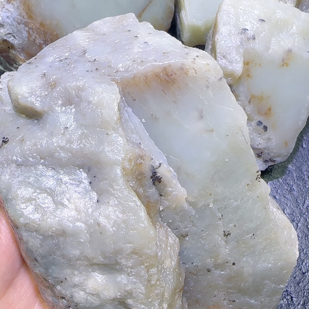 和田玉未镶嵌珠宝半成品