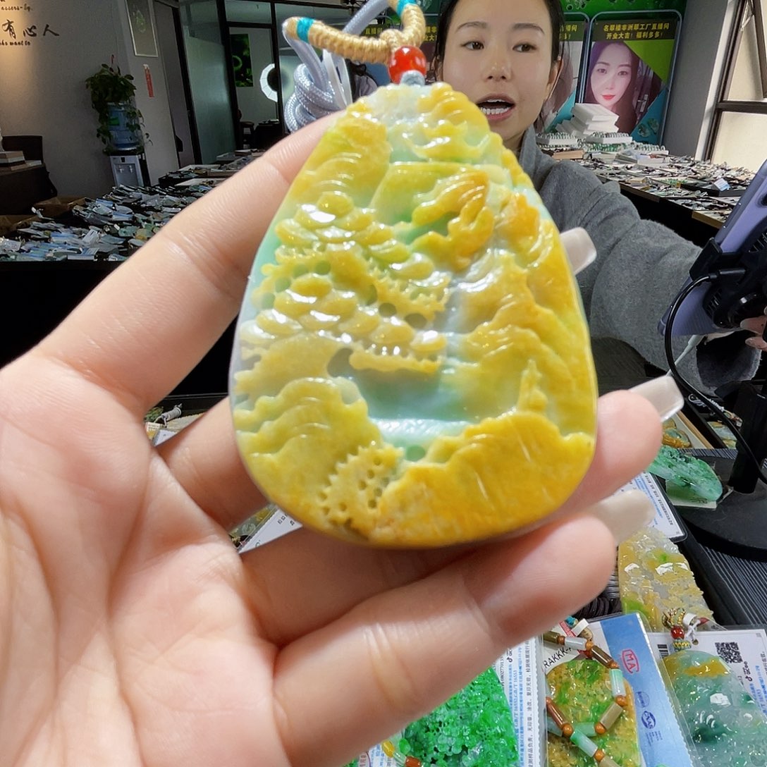 颈饰未镶嵌翡翠一