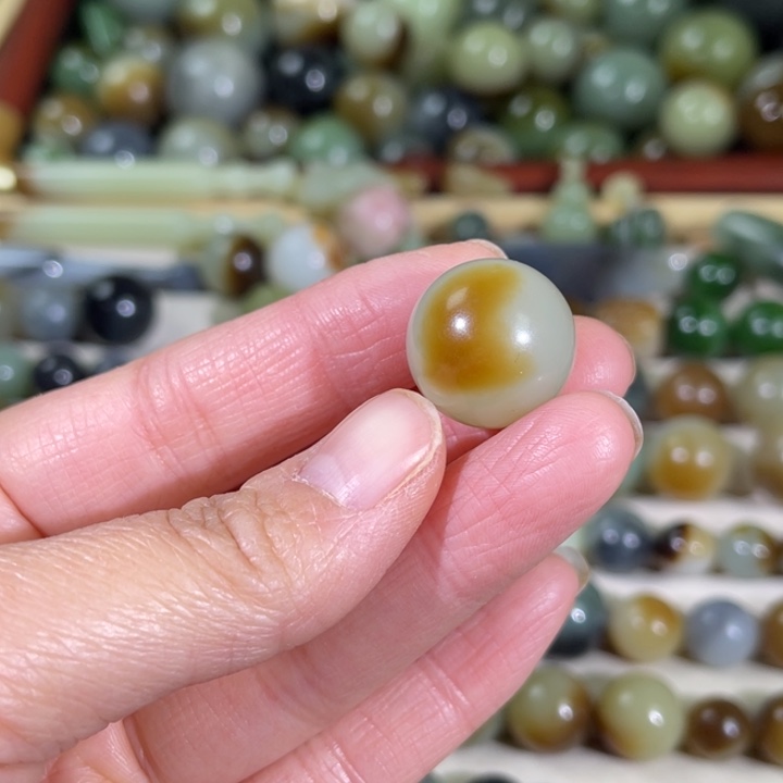 和田玉（糖玉）未镶嵌珠宝半成品18