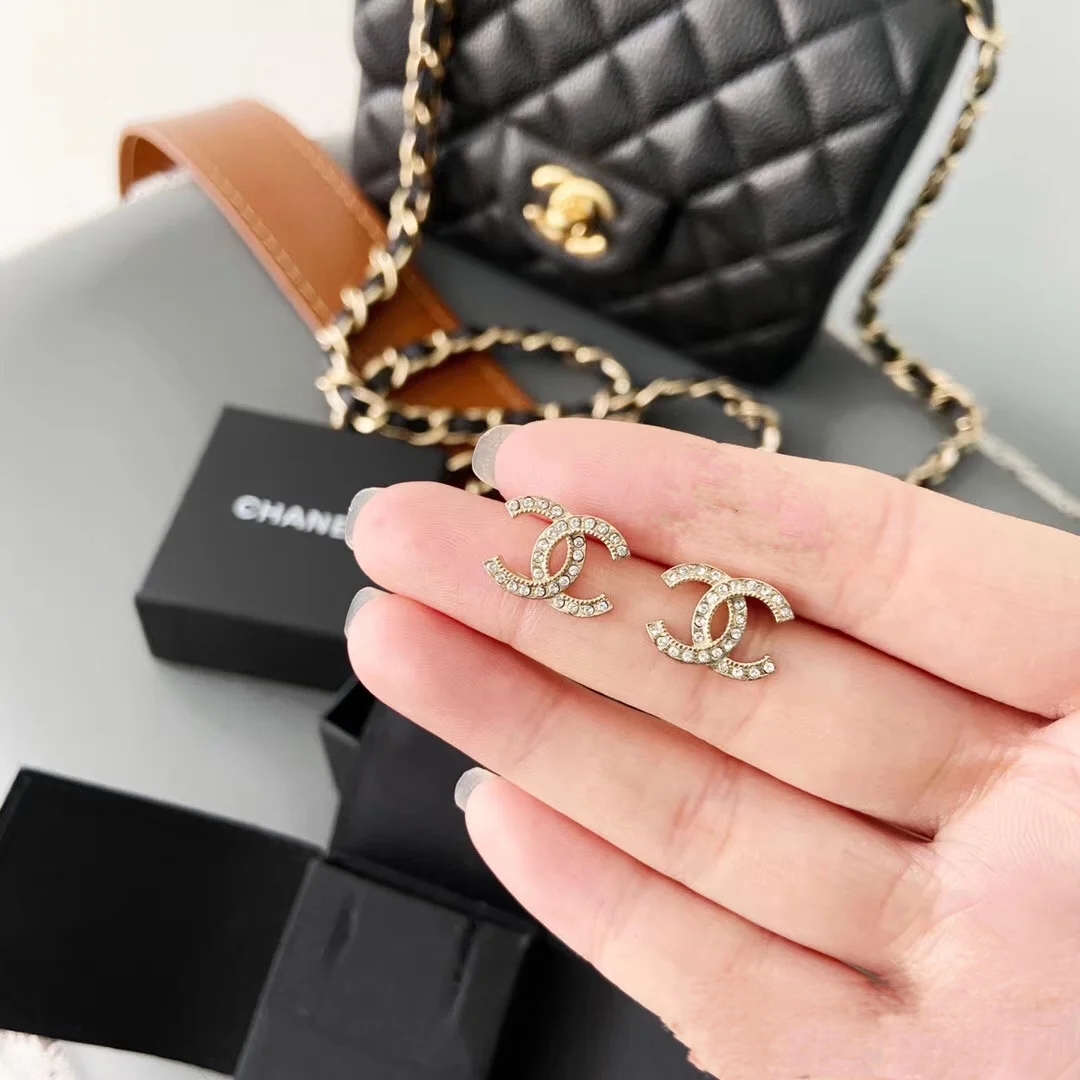 未使用 Chanel/香奈儿 耳钉金色镶钻轻奢时尚双C