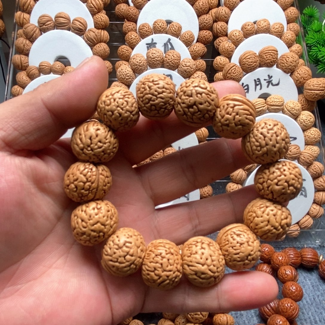 大***鹏桃核吊坠精品桃核