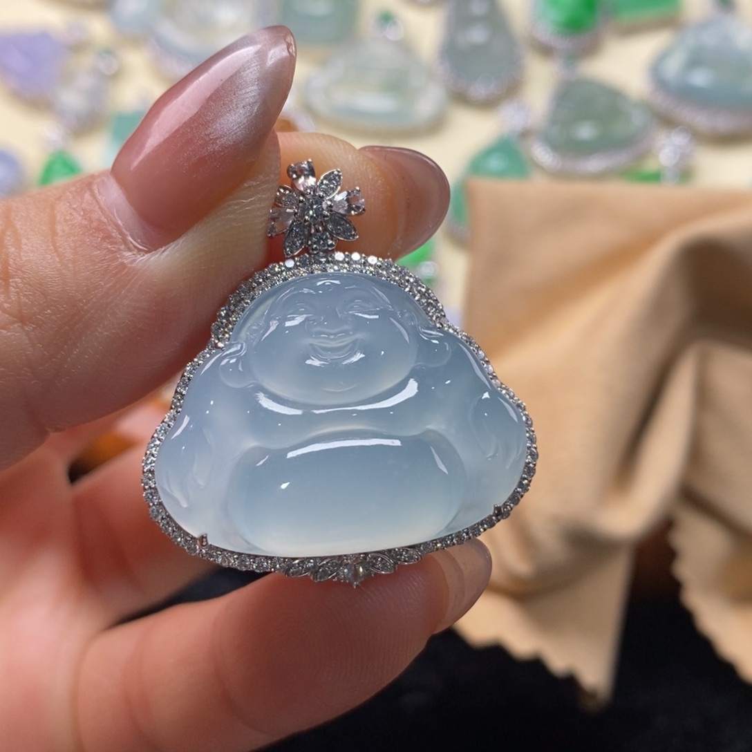 翡翠吊坠(赠链)18K金镶嵌