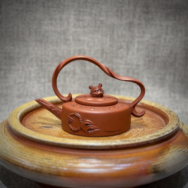 潮简正品 卢桂荣 哪吒提梁壶 90cc 潮州手拉朱泥壶 全手工 紫砂壶