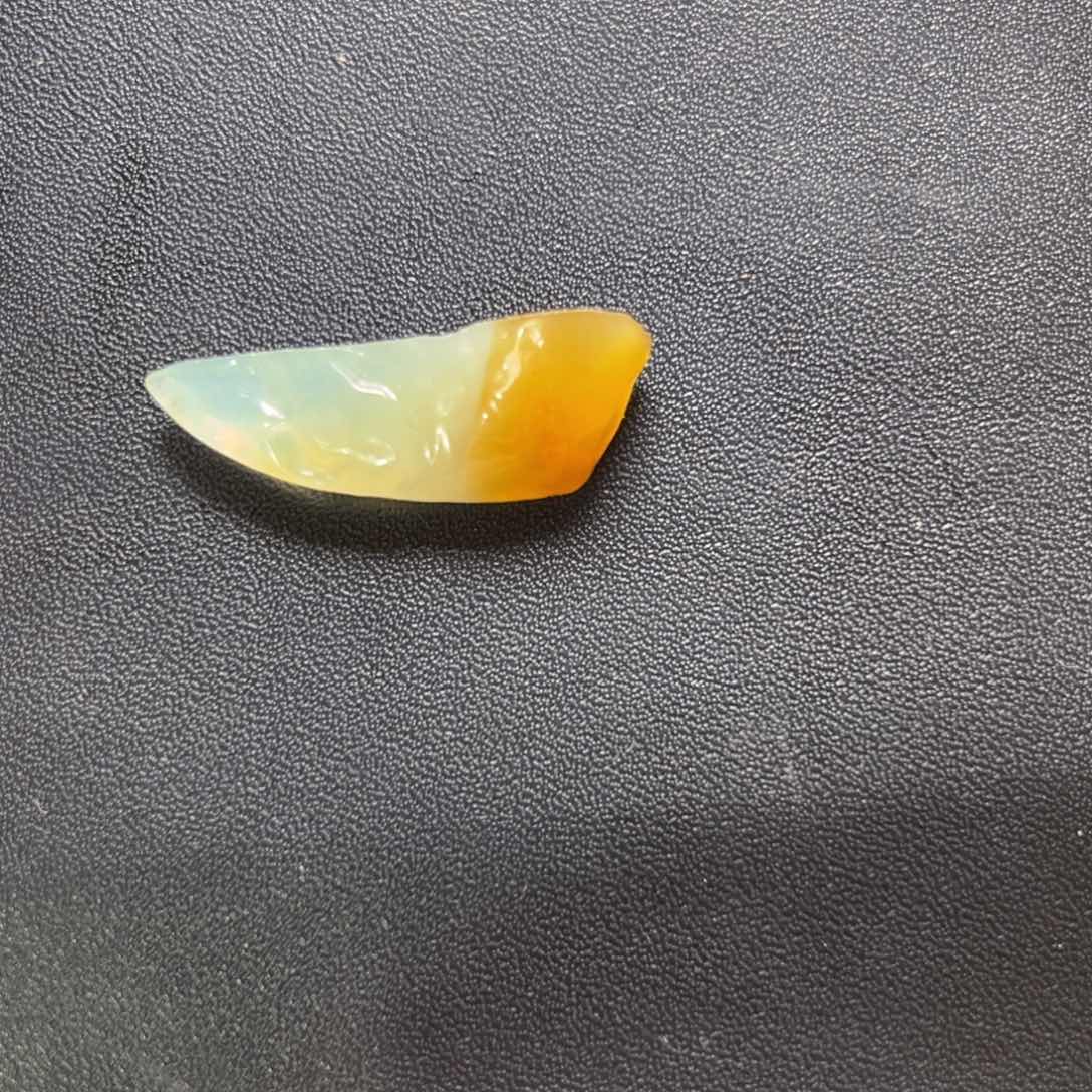 定制翡翠未镶嵌黄翡