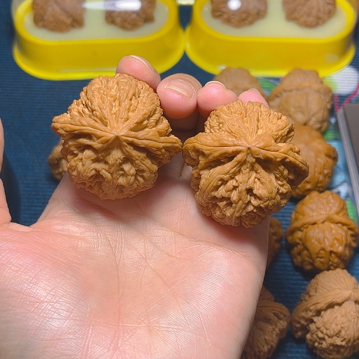 文玩核桃吊坠大粗筋