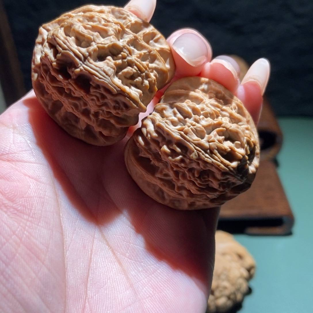 我***菜吊坠文玩核桃三角白