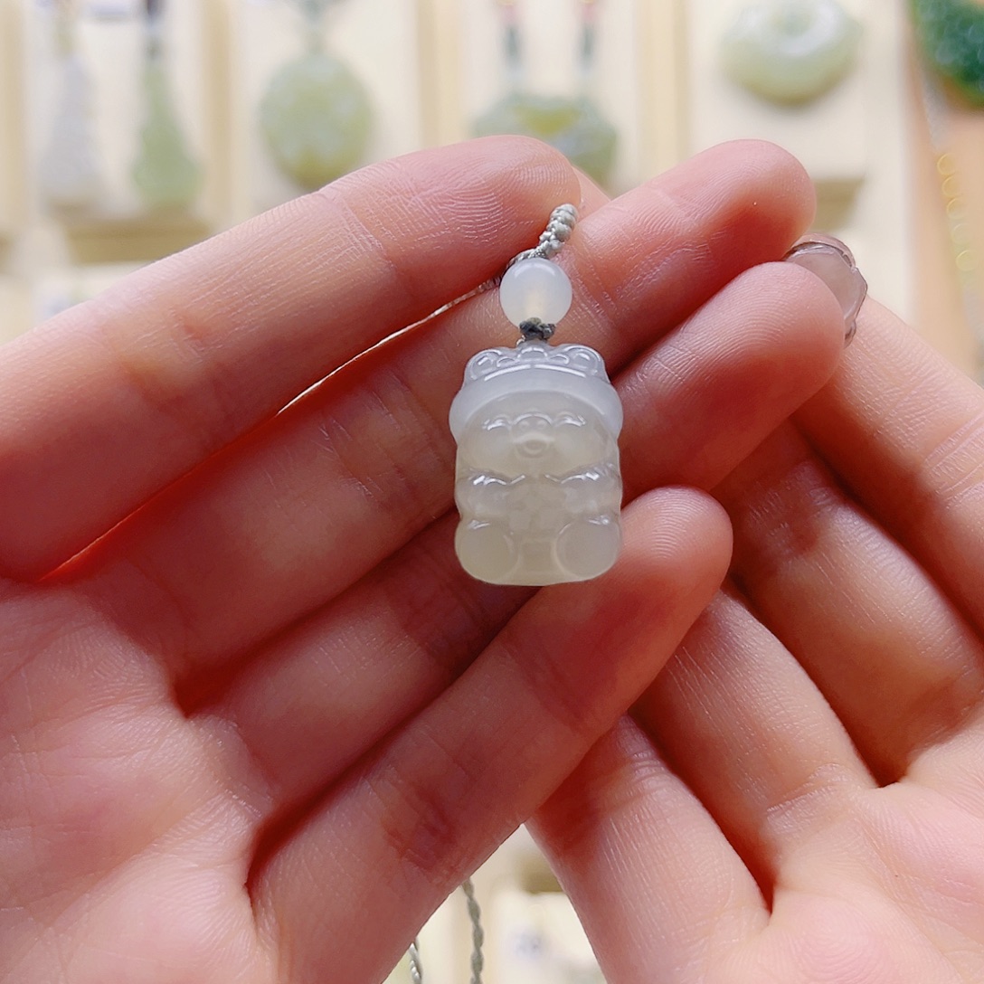 沐***雪和田玉未镶嵌吊坠(赠链)