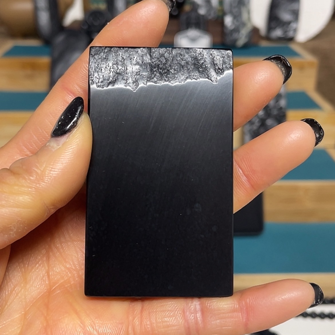 【闪购商品】和田玉（墨玉）吊坠(不含链)未镶嵌高羊脂皮料82.7克