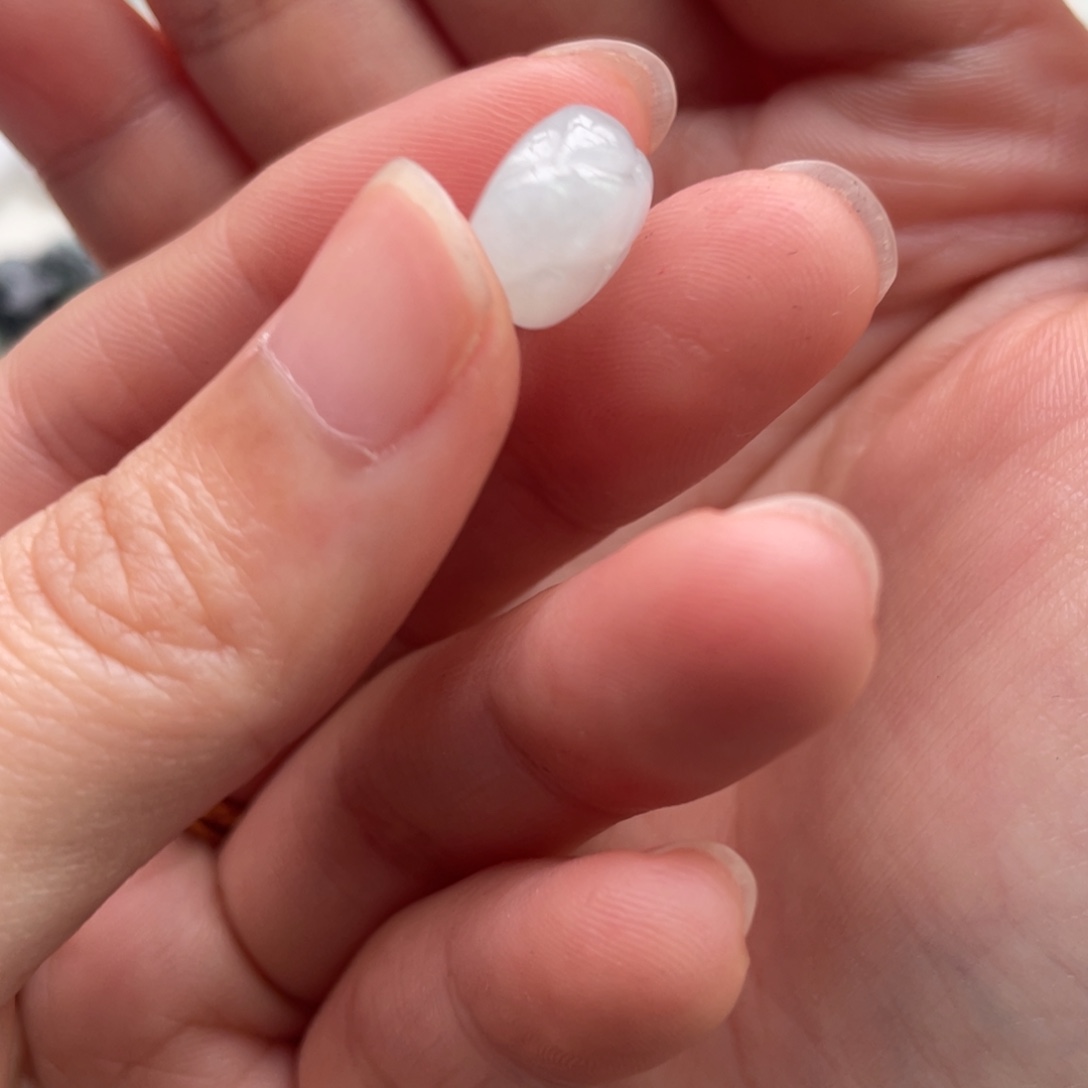 翡翠颈饰未镶嵌莲花珠