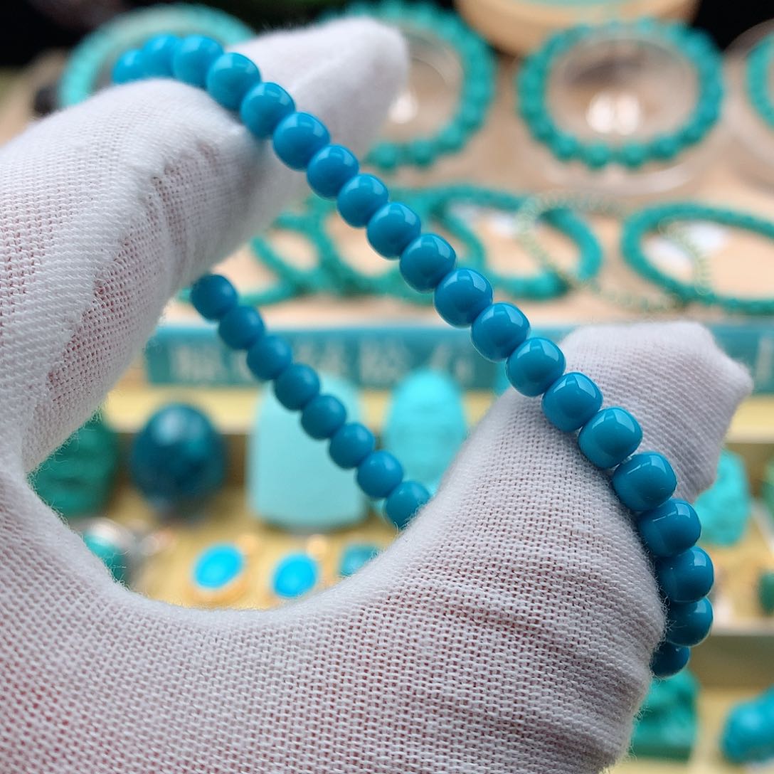 绿松石未镶嵌颈饰