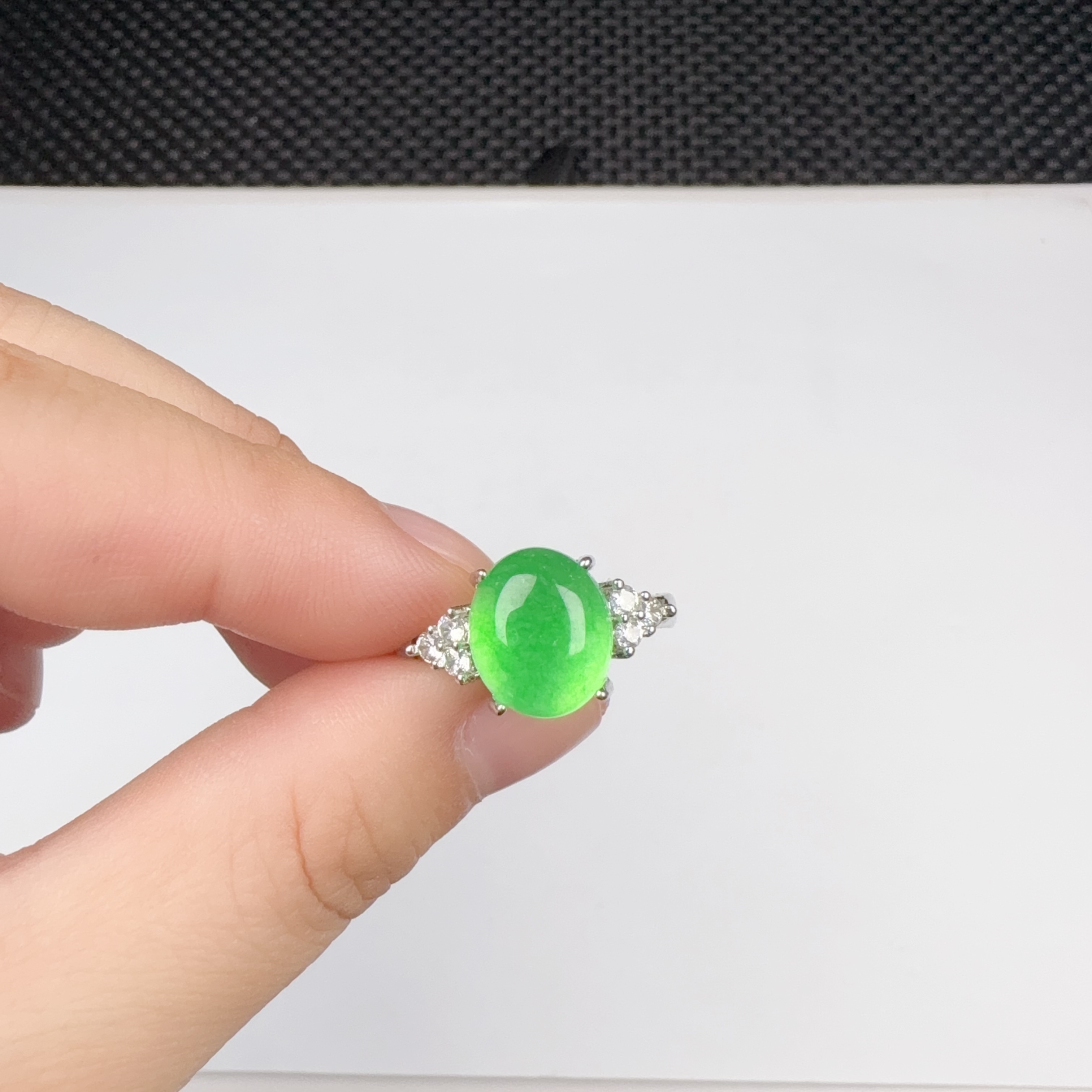 z207绿小戒指精美好看气质