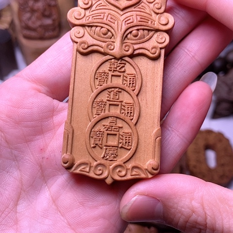 檀香木吊坠老山檀香钱到家貔貅无事牌