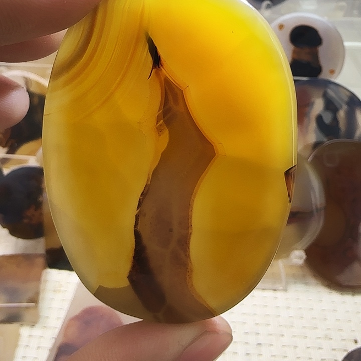 玛瑙/玉髓未镶嵌珠宝奇石