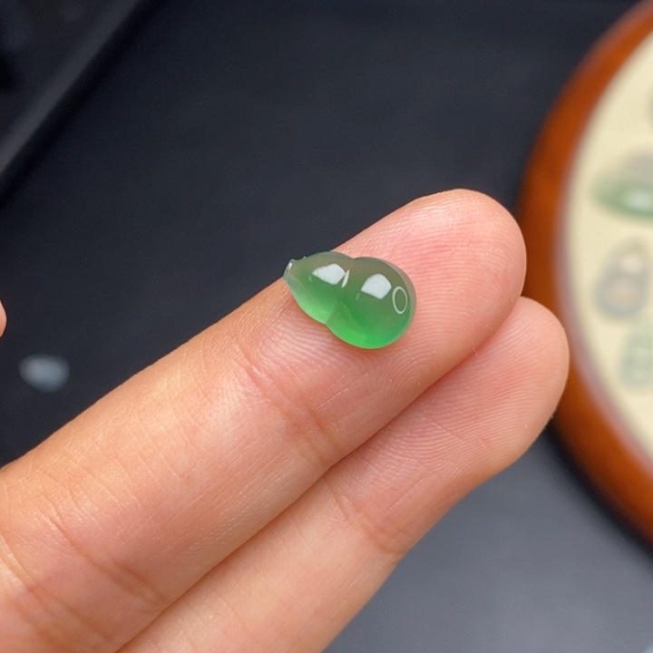 翡翠颈饰未镶嵌葫芦缅料