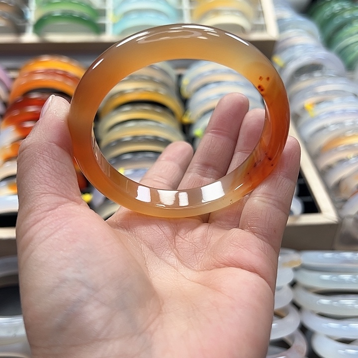 玛瑙/玉髓手镯未镶嵌