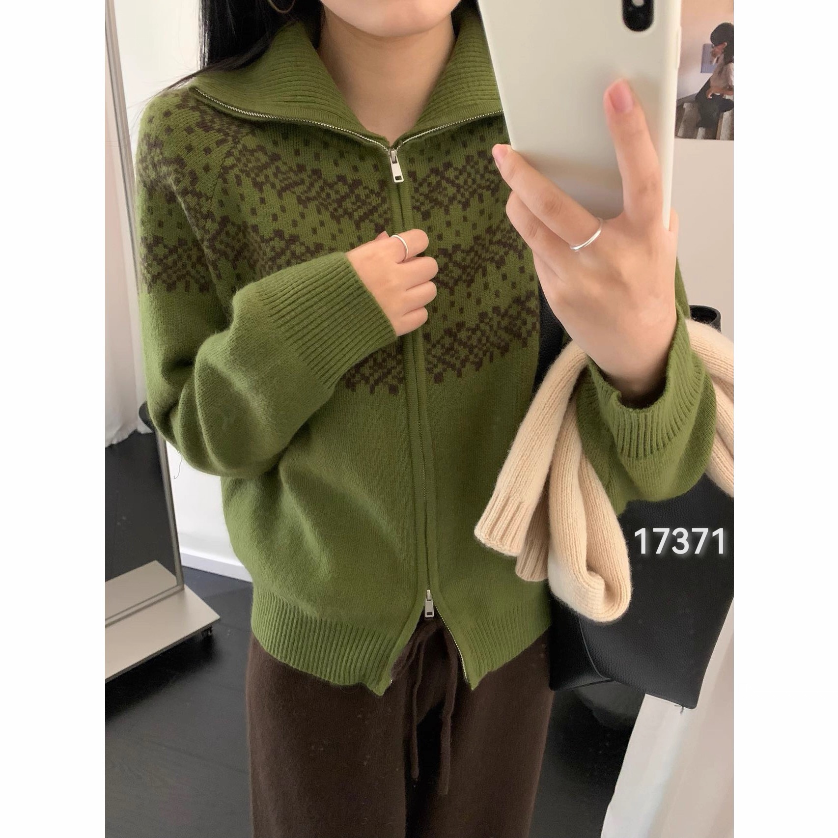 17371 WANGDAN（部无水洗唛介意慎拍)费尔岛高领拉链针织衫