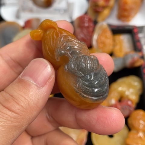 【闪购商品】石英质玉（黄龙玉）颈饰未镶嵌