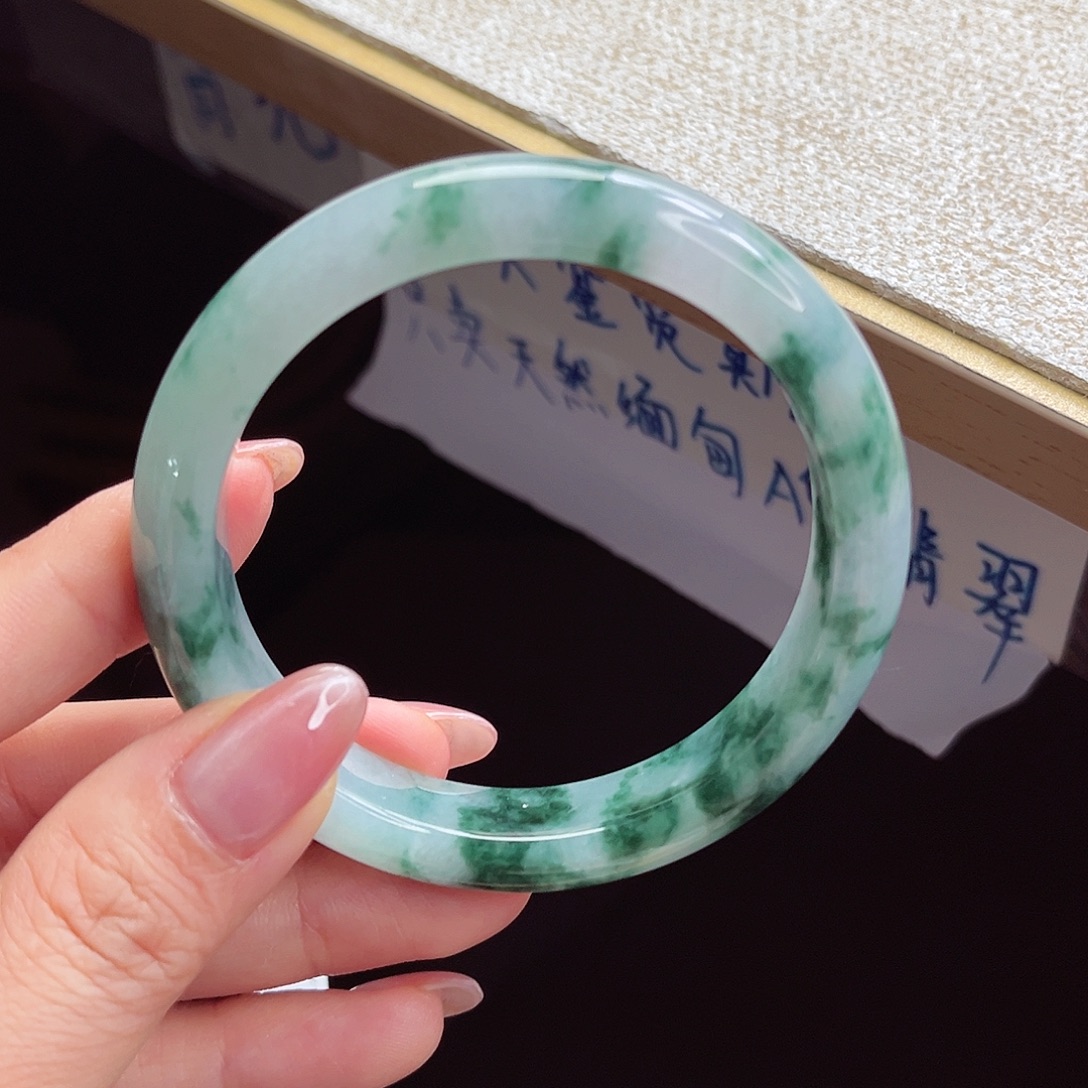 翡翠未镶嵌手镯手镯