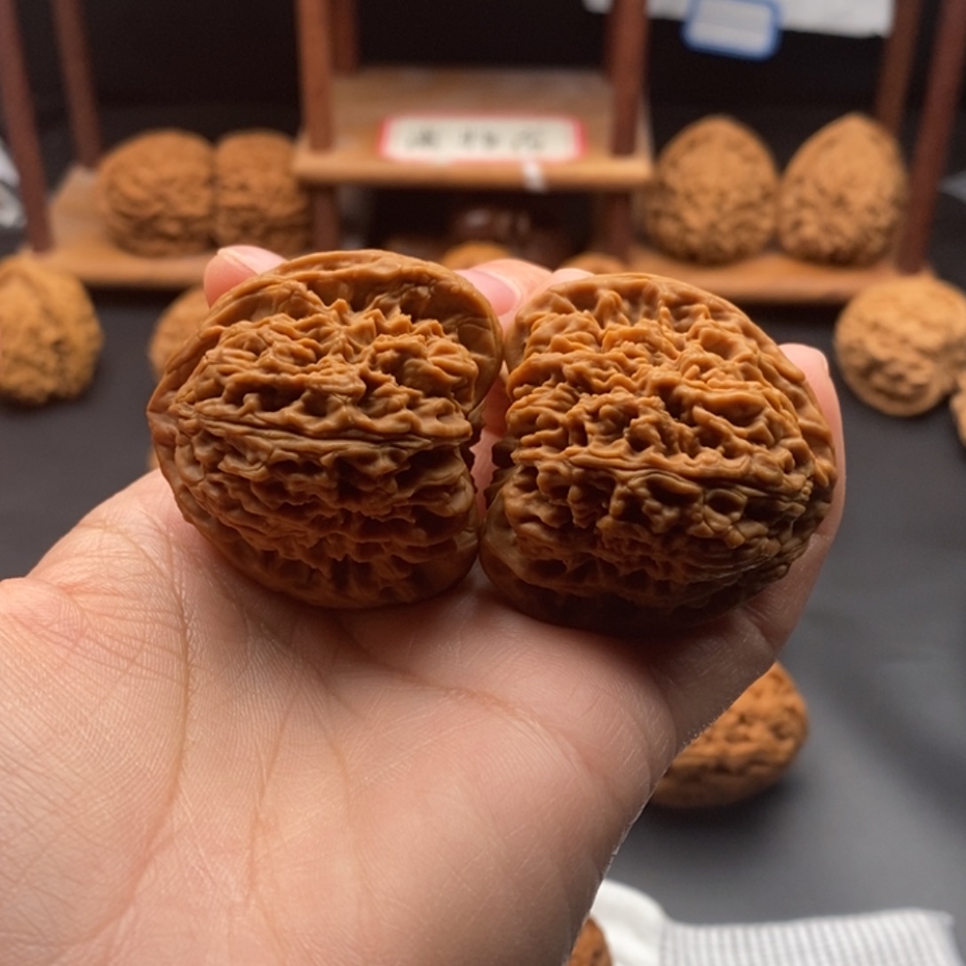 文玩核桃吊坠全品反油