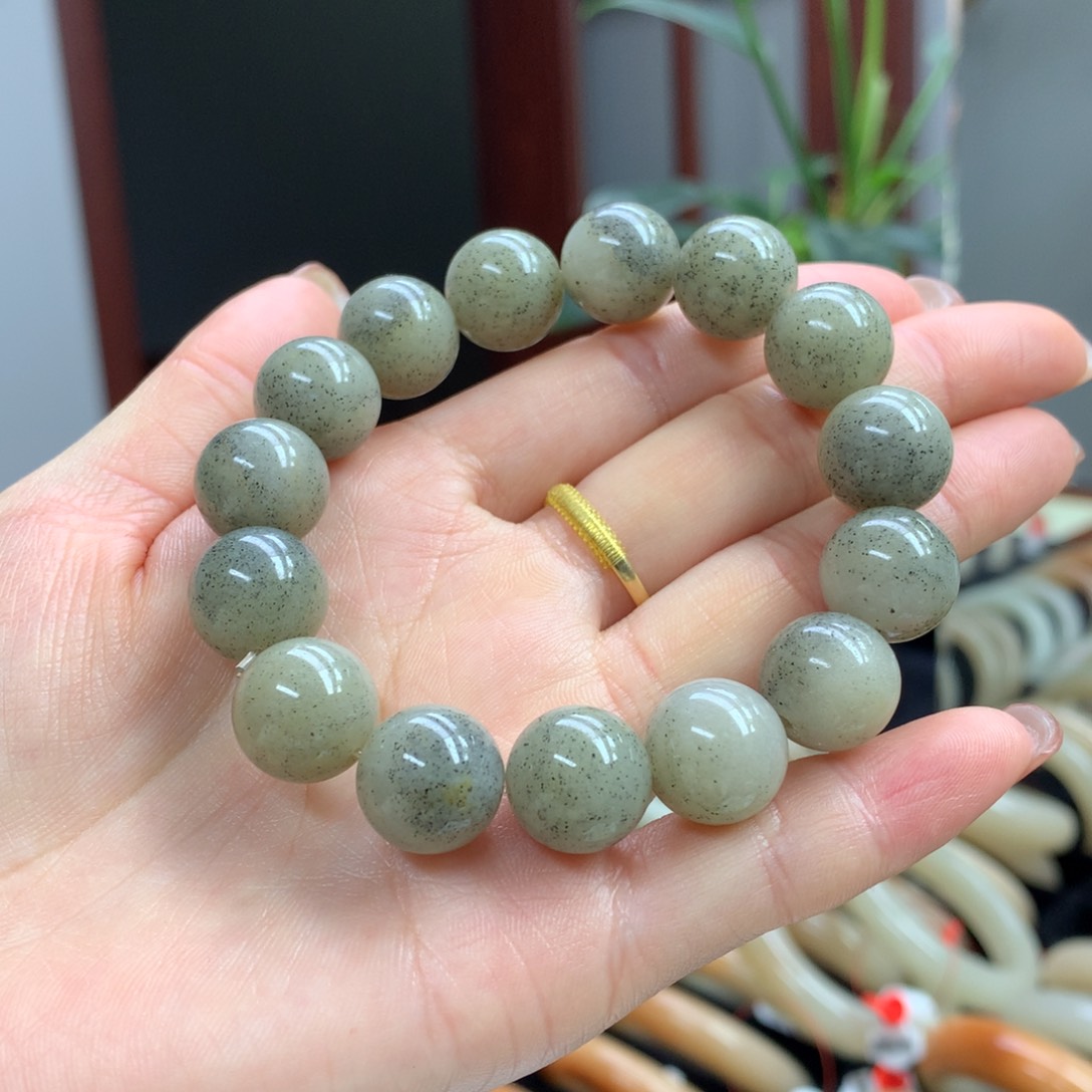 石英质玉串未镶嵌