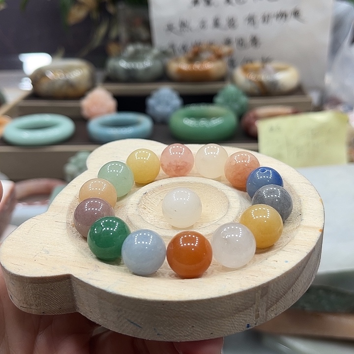 石英质玉（佘太翠）未镶嵌手镯