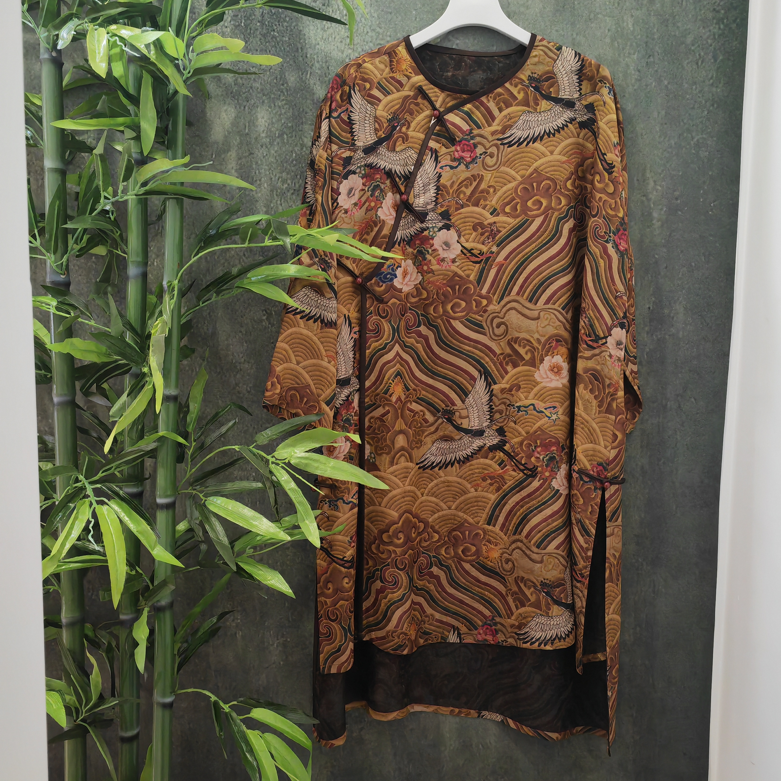 中式圆领斜襟提花缎二大衫