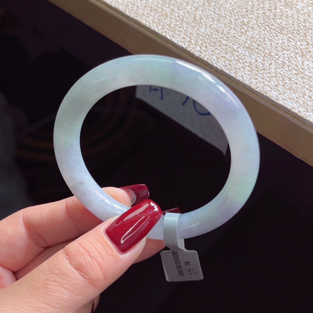 翡翠手镯未镶嵌手镯