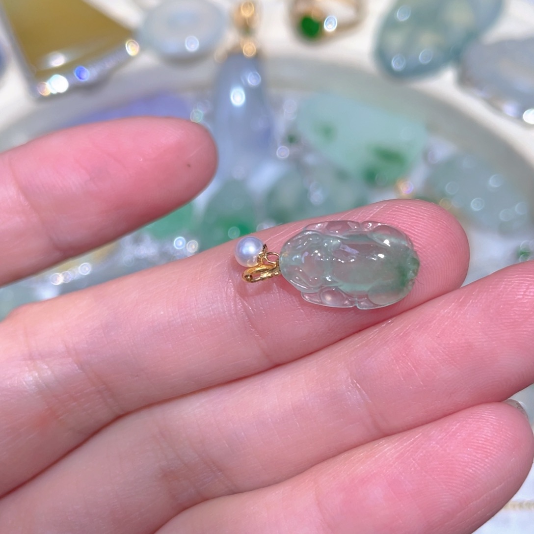 翡翠颈饰18K金镶嵌翡翠