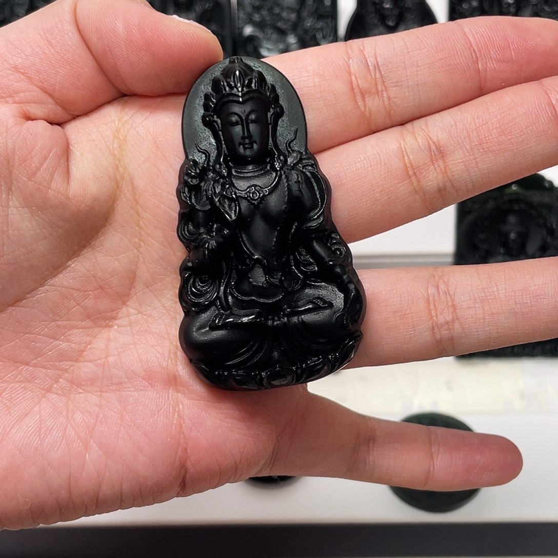 无***聚蛇纹石玉未镶嵌颈饰