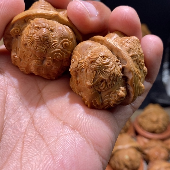 核桃把件用****9纯手工雕刻文玩核桃