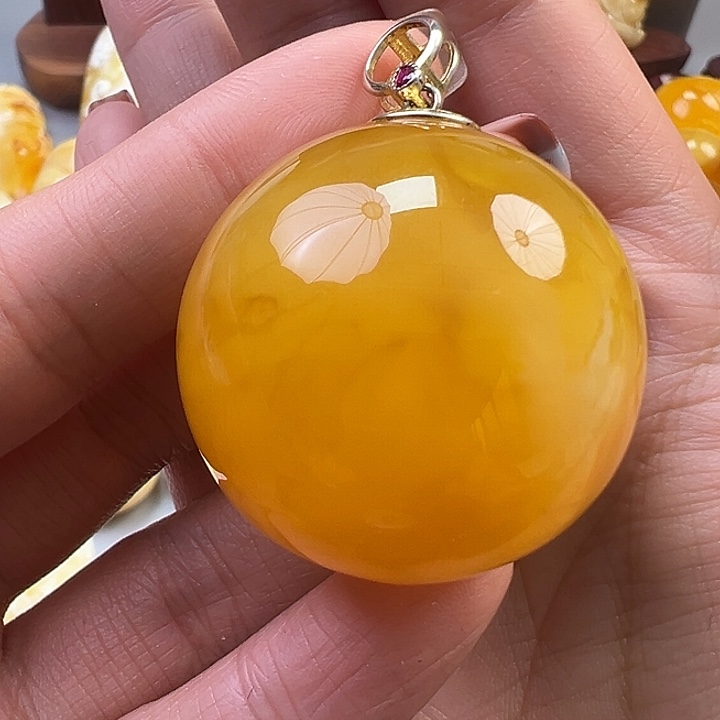 蜜蜡未镶嵌珠宝奇石