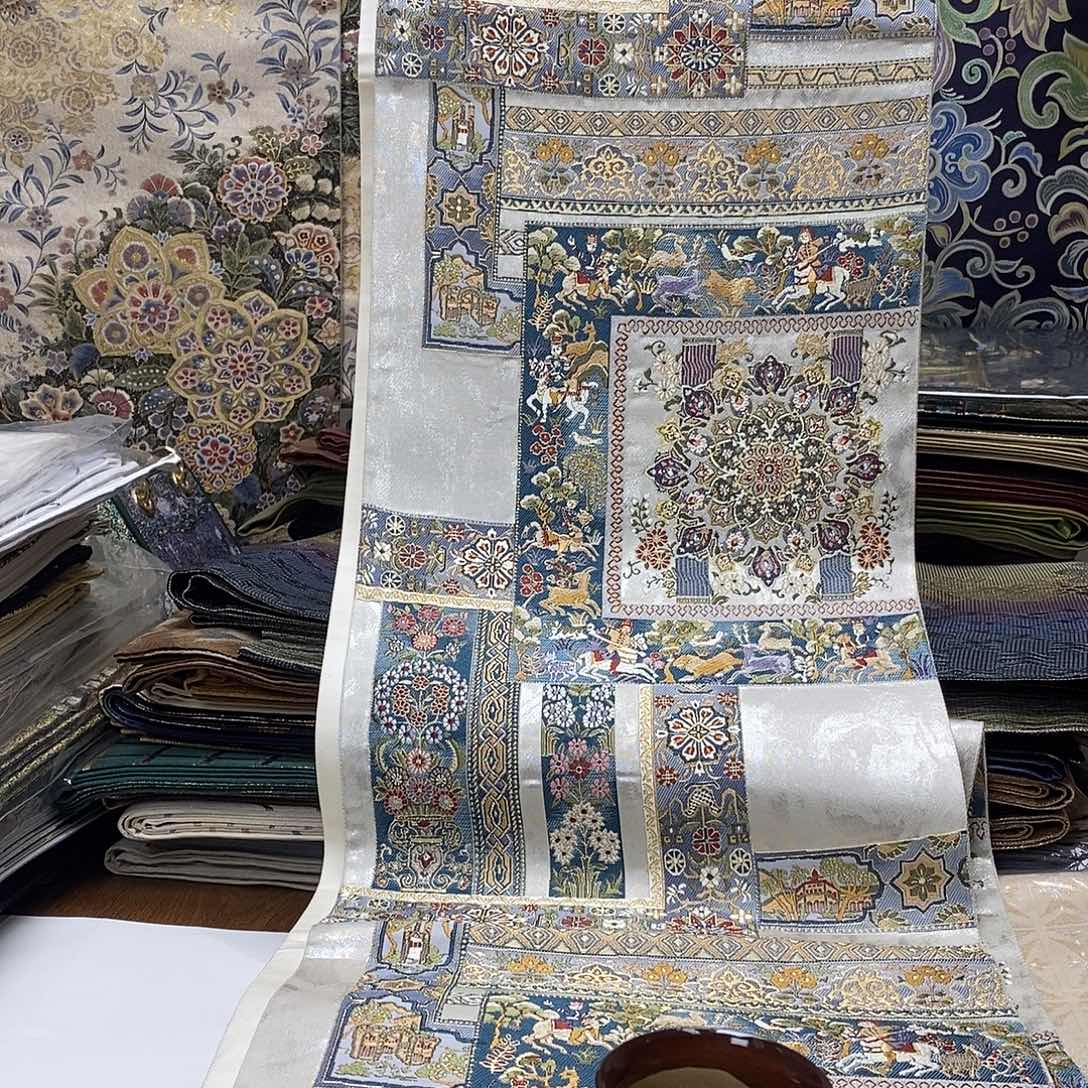 各种各样的花朵都有