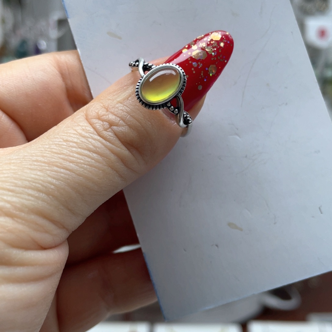 蛇纹石玉戒指未镶嵌