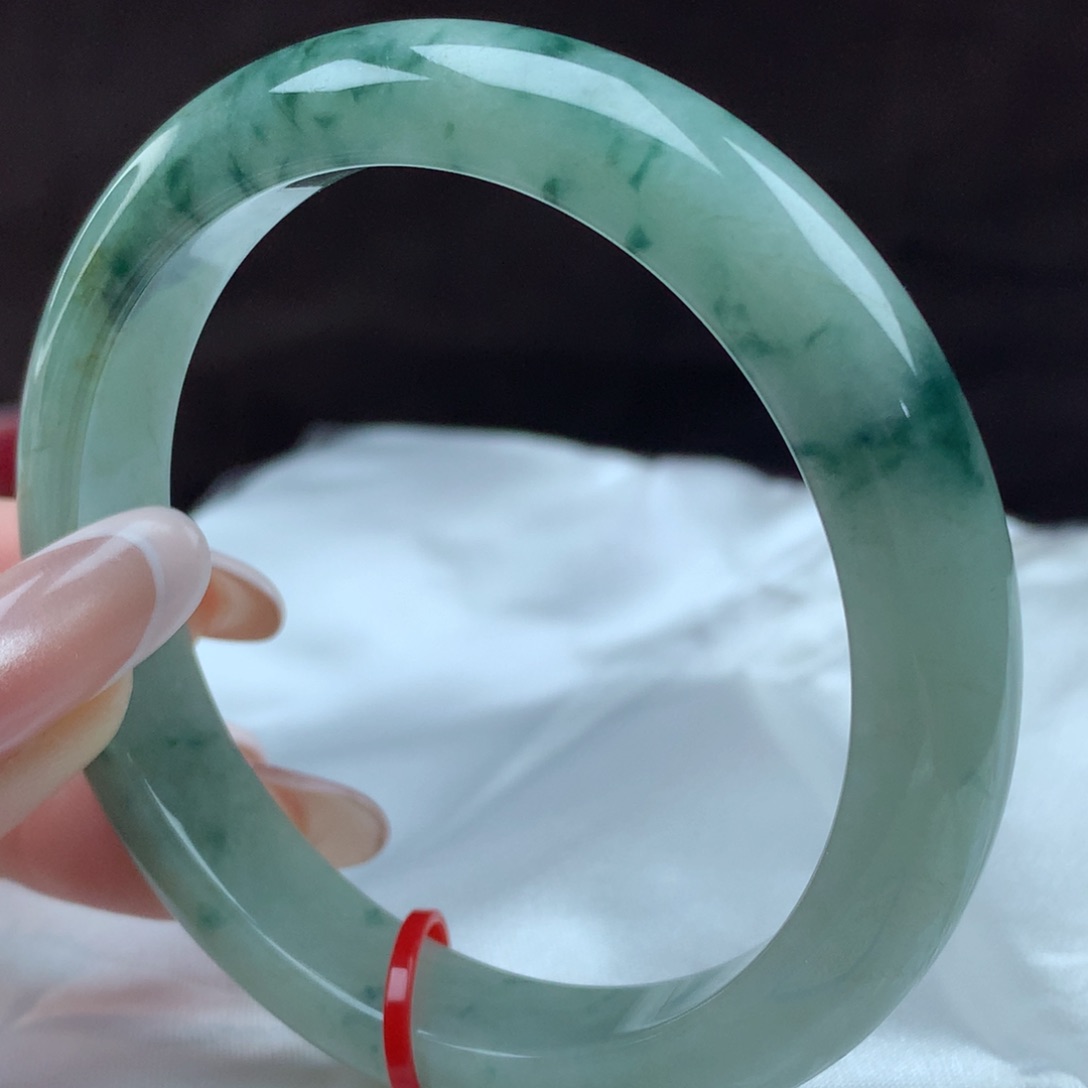 翡翠手镯未镶嵌0062，