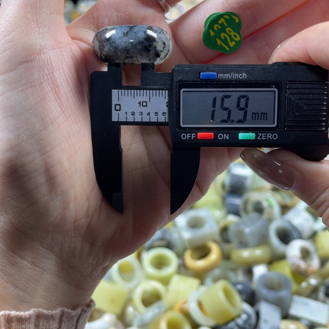 蛇纹石玉合金戒指
