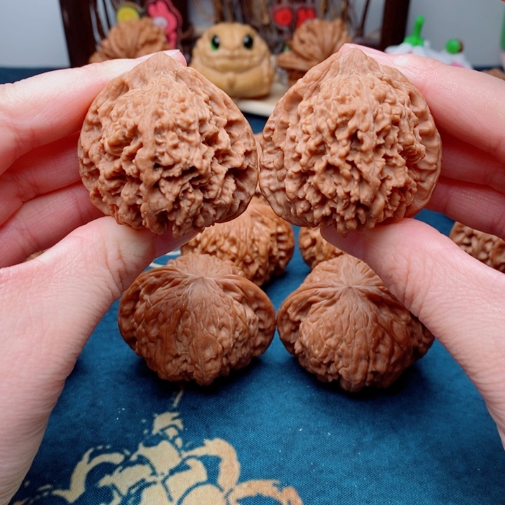 文玩核桃把件彭****晏满天星42