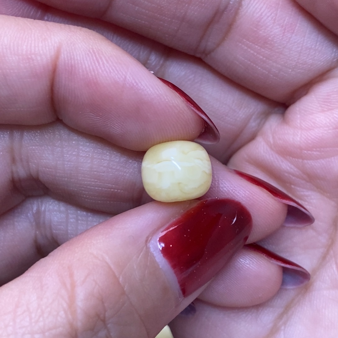 裸石琥珀未镶嵌嘎***子
