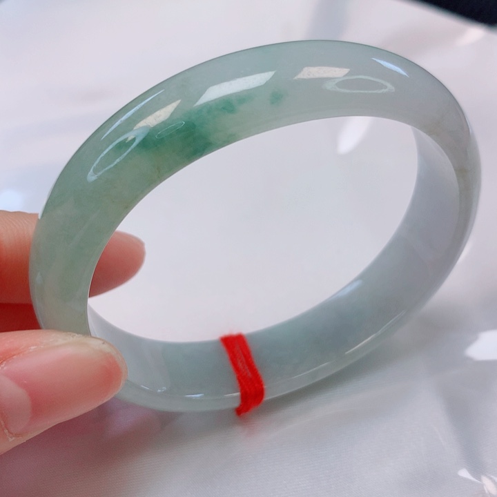 翡翠未镶嵌手镯（贵妃镯）