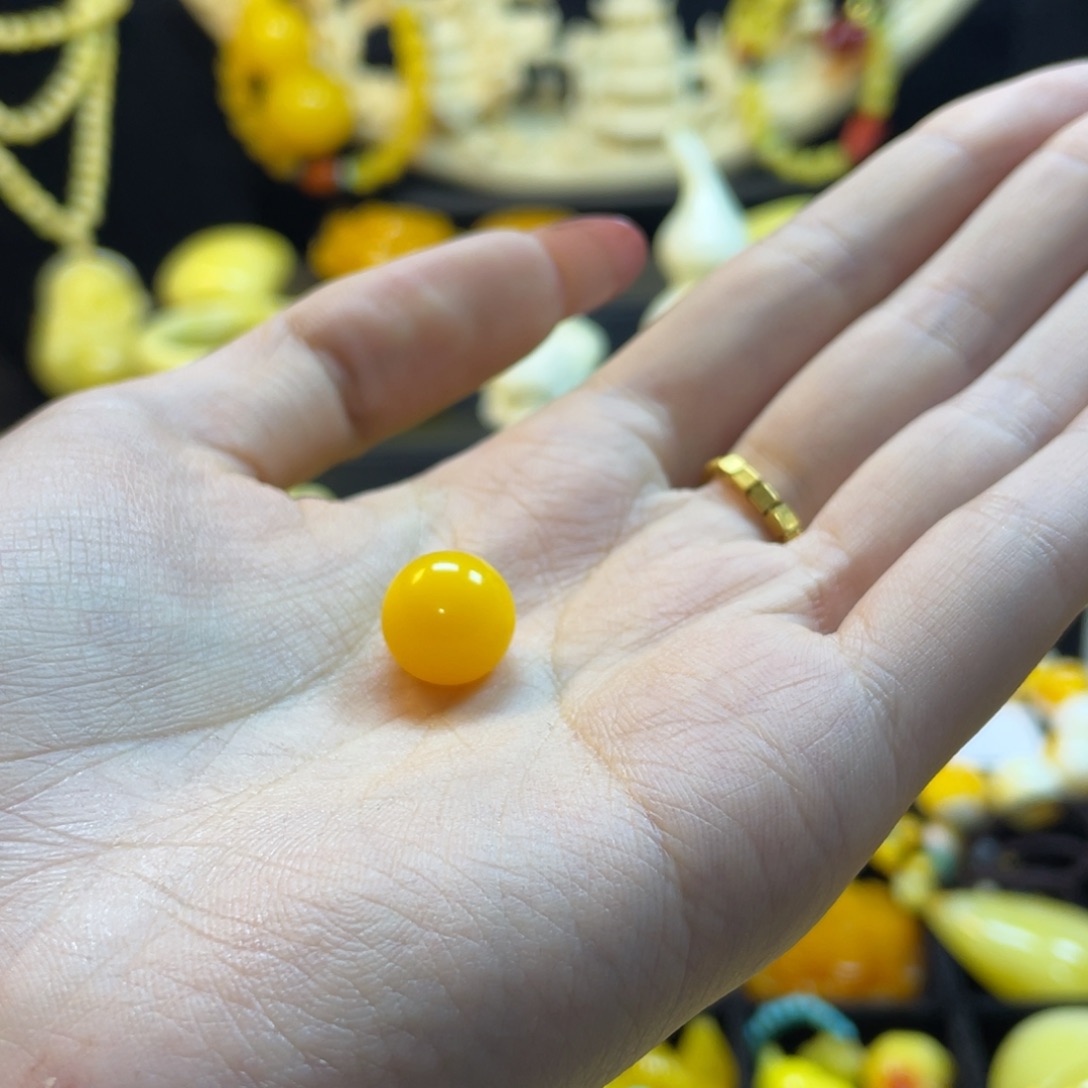 。***，鸡油黄满蜜款卡12单株一颗