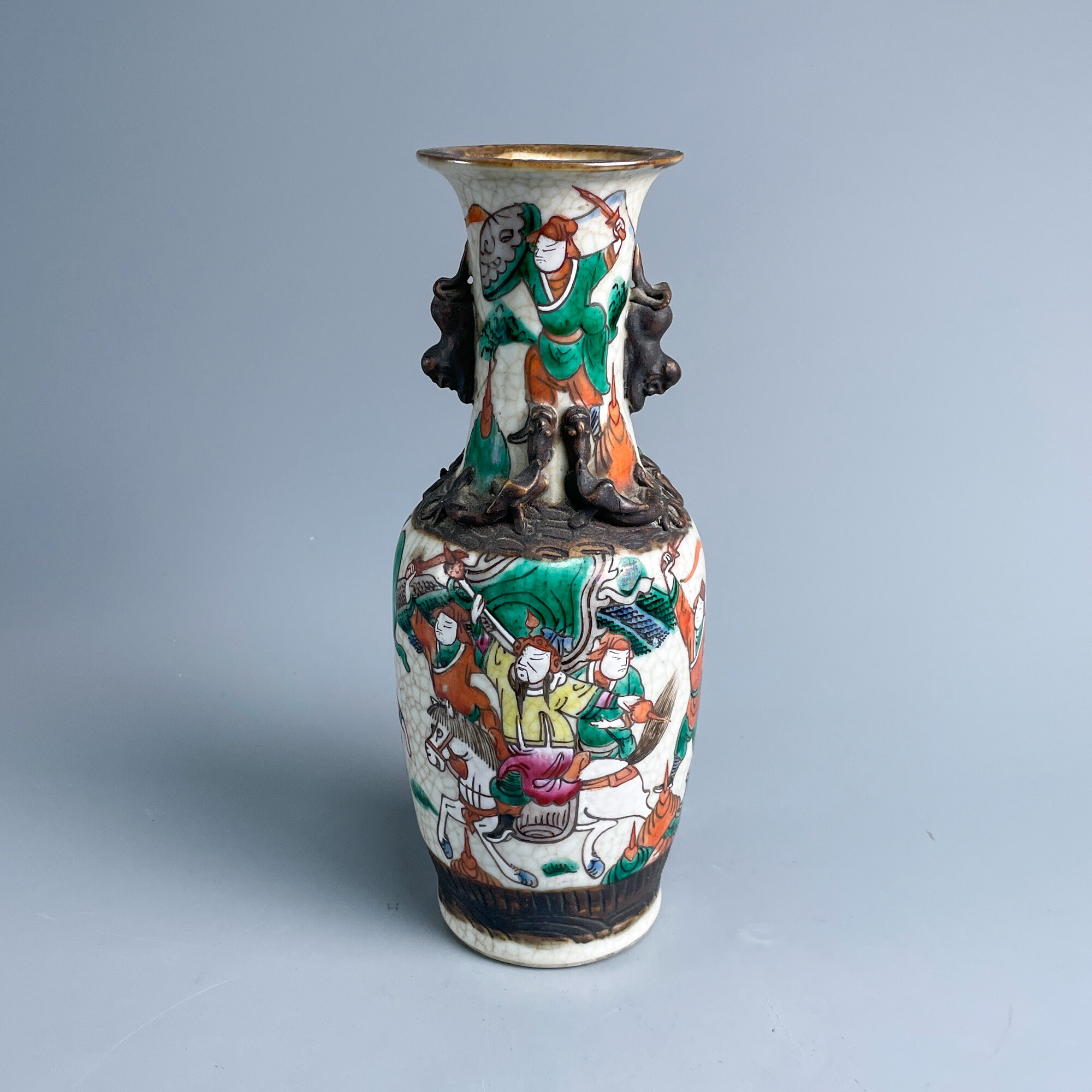 晚清 哥釉五彩刀马旦双耳瓶2-M25BH008509