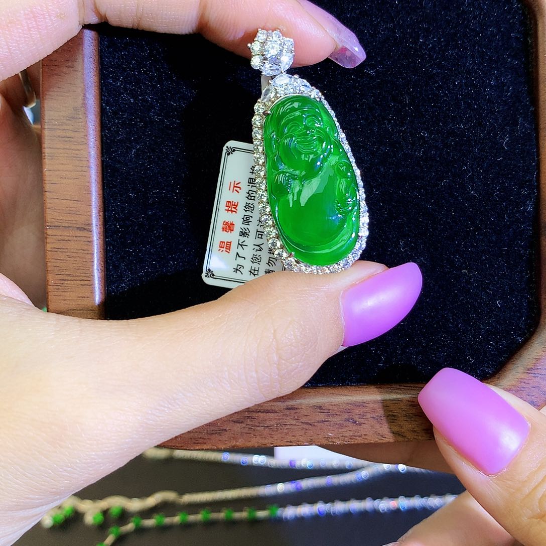 翡翠颈饰银S925镶嵌天然翡翠财爷爷