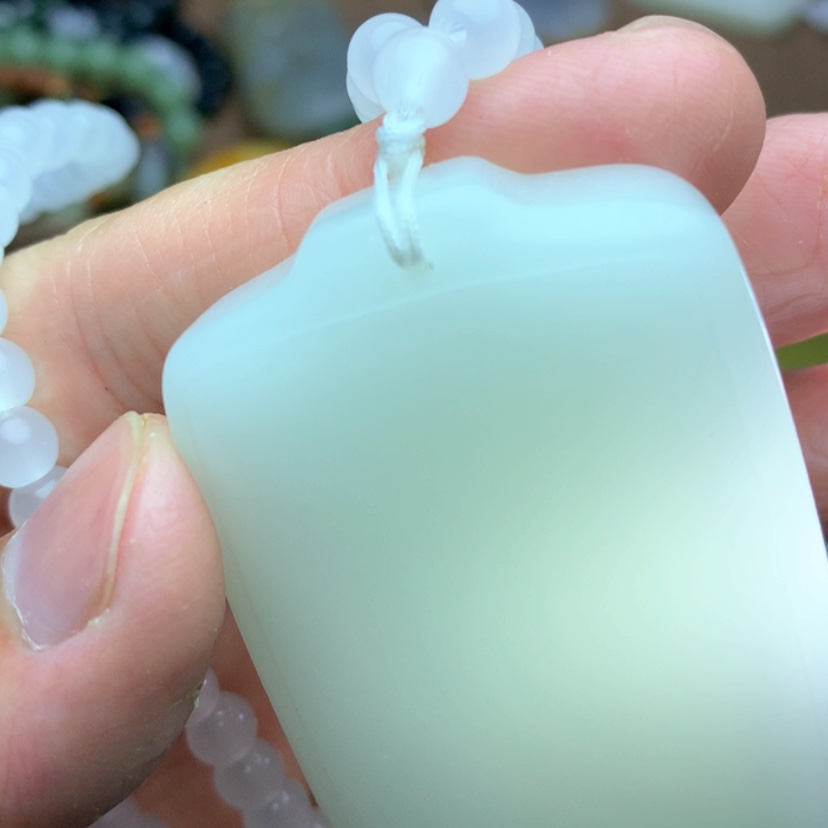 【闪购商品】颈饰未镶嵌和田玉