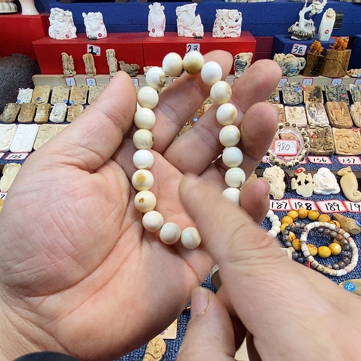 泥塑工艺品的制作10珠