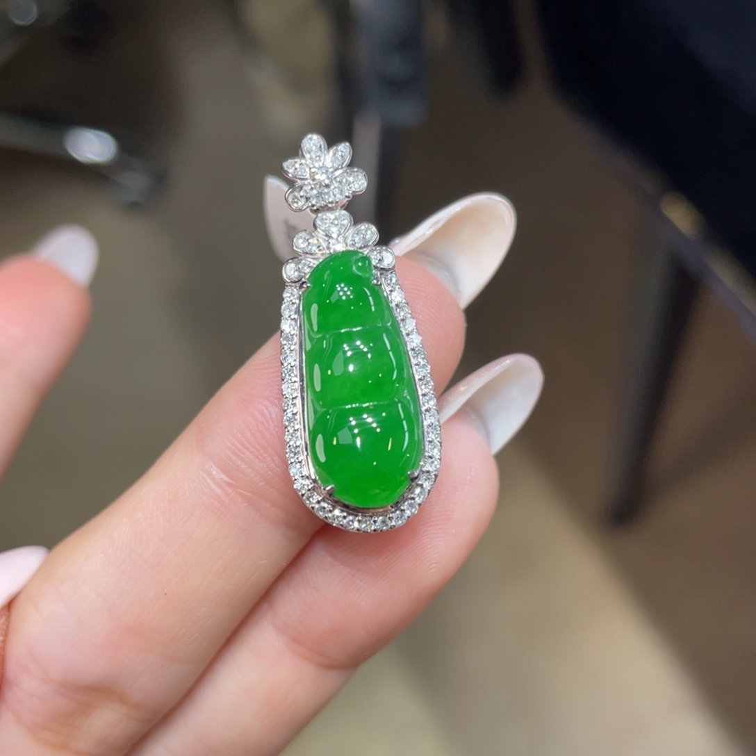 翡翠颈饰18K金镶嵌天然缅甸翡翠a货